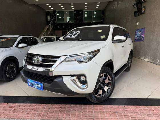 TOYOTA HILUX SW4 2.8 SRX DIAMOND 4X4 7 LUGARES 16V TURBO INTERCOOLER DIESEL 4P AUTOMÁTICO